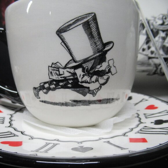 6pc. Alice in Wonderland Themed Tea Set - Picture 5 of 8